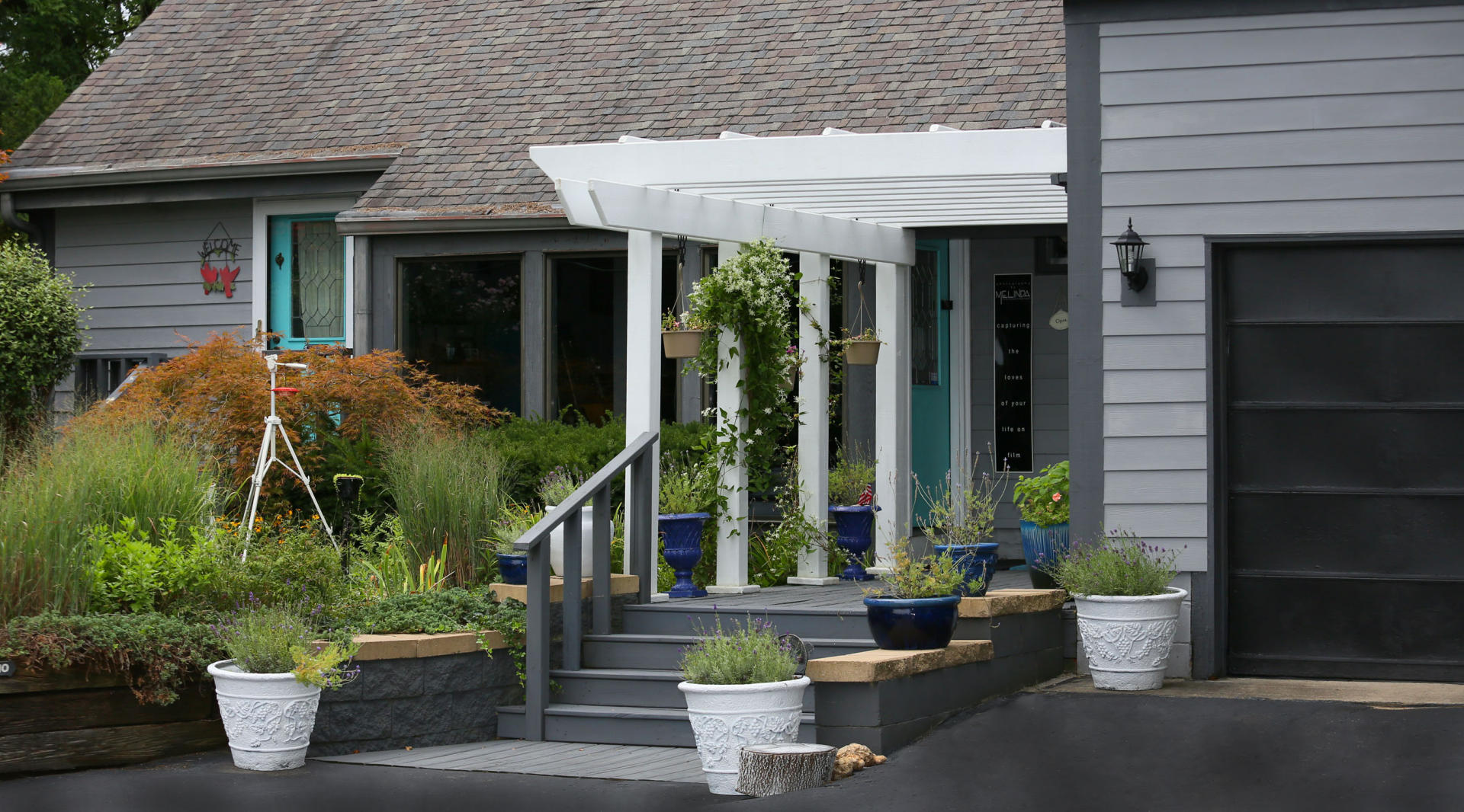 an inviting entrance to my charming studio and gallery